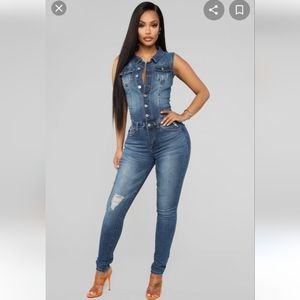 Fashion Nova Denim Jean Jumpsuit Sleeveless Size L Skinny Leg Distressed